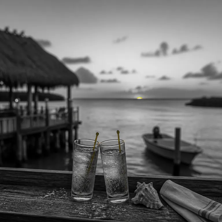 The Anatomy of a Keys Sunset: Where Locals Actually Toast the Green Flash