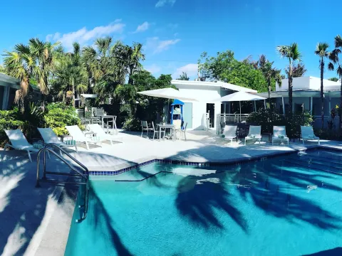 Orchid Key Inn - Adults Only