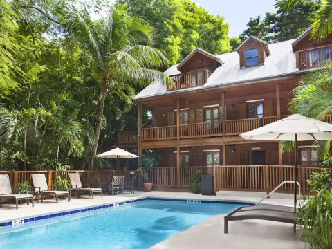 Island City House