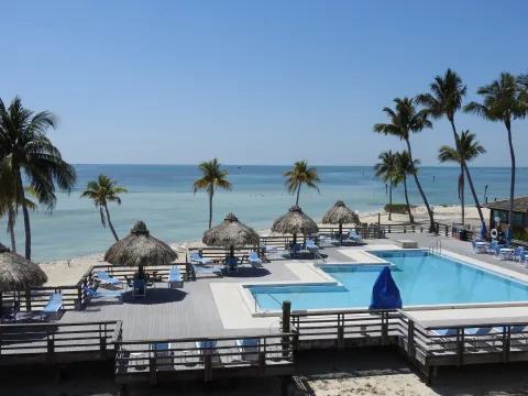 Caloosa Cove Resort - With Full Kitchens