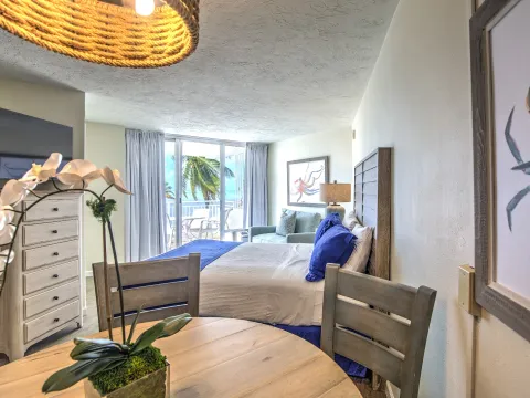 Caloosa Cove Resort - With Full Kitchens