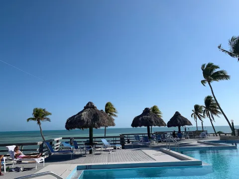 Caloosa Cove Resort - With Full Kitchens