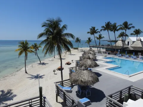 Caloosa Cove Resort - With Full Kitchens